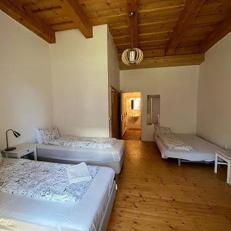 Dvur Nove Zamky بيت ضيافة