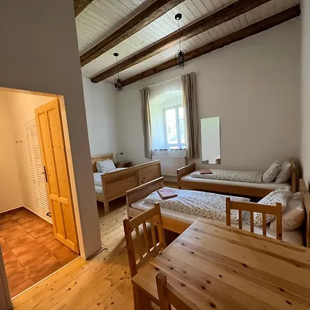 Dvůr Nové Zámky *